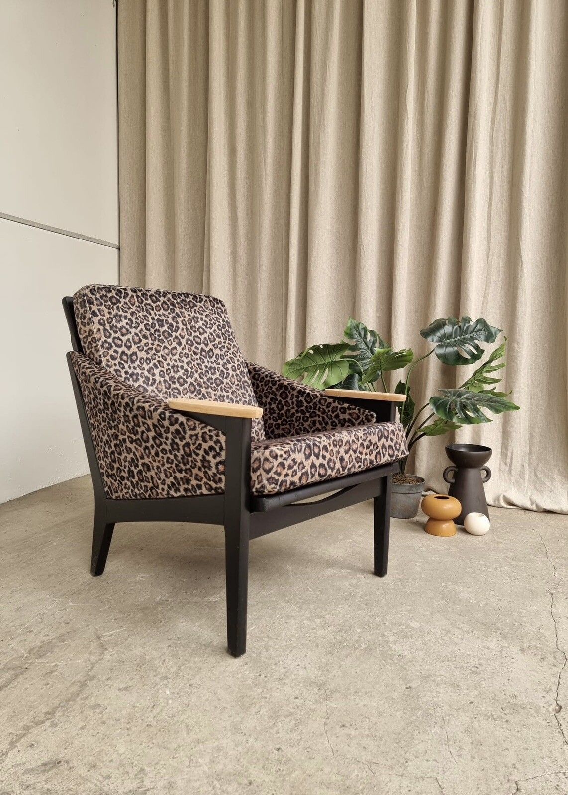 photo vinterior Vtg Mid Century Reupholstered Stonehill Chair Armchair Danish Italian Retro R202