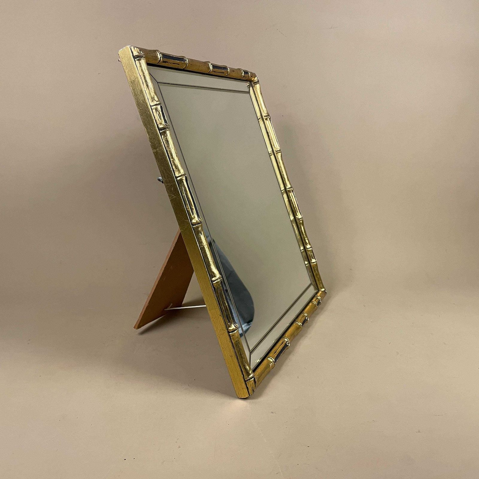 photo vinterior Vintage Gold Freestanding Mirror Wooden Frame Bamboo Style Ornate Gilt Frame Dressing Table Tabletop Mirror Or Wall Hanging Mirror