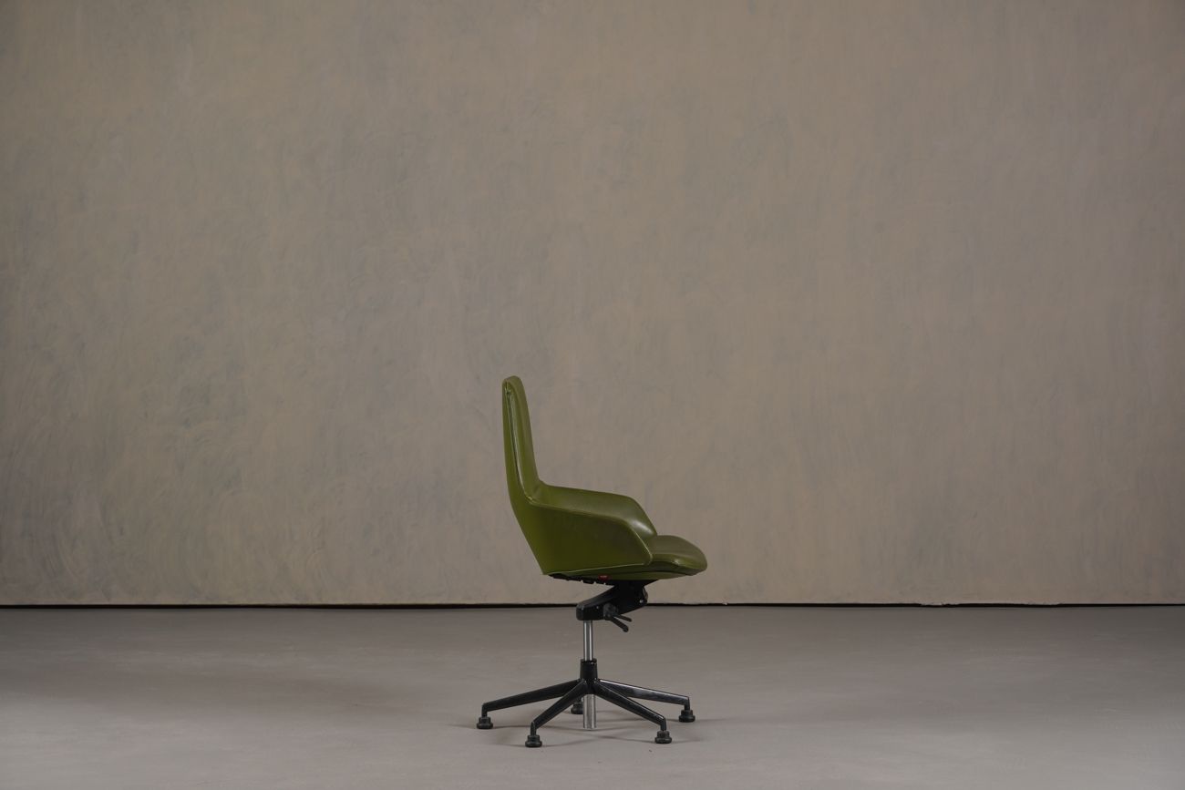 Leather Aston Office Chair By Arper, Italy 2000’s photo for sale