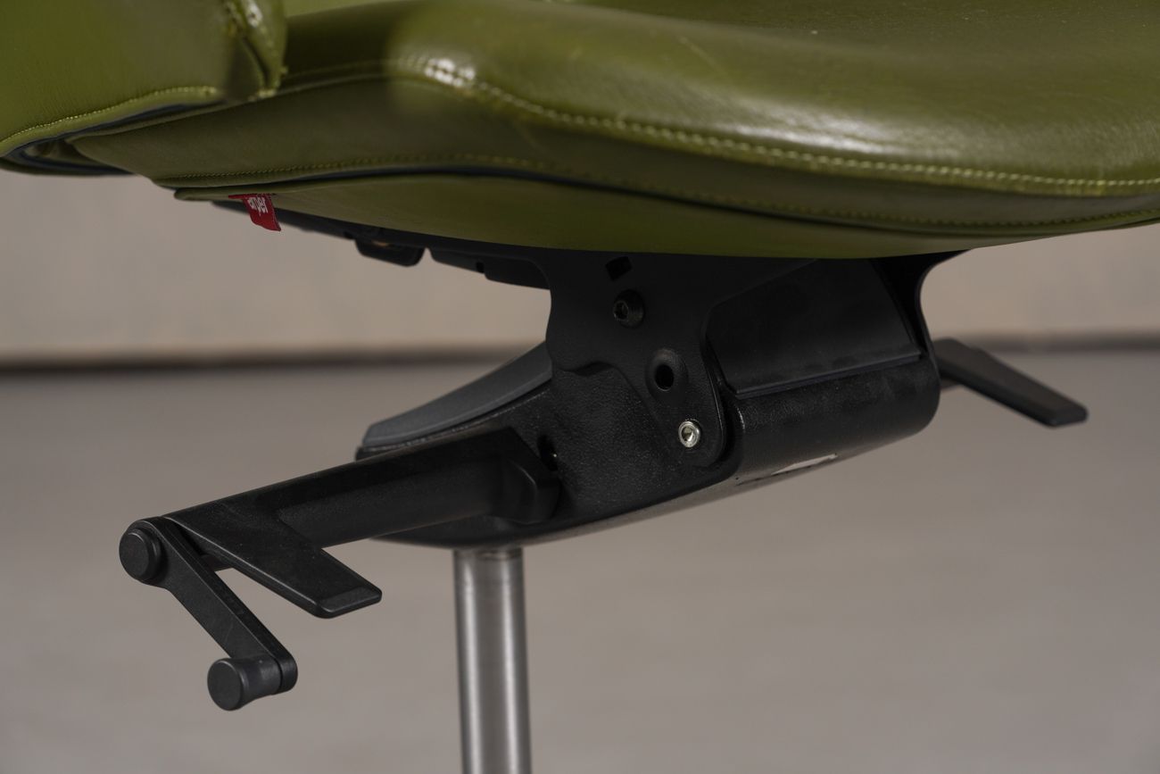 photo buy Leather Aston Office Chair By Arper, Italy 2000’s