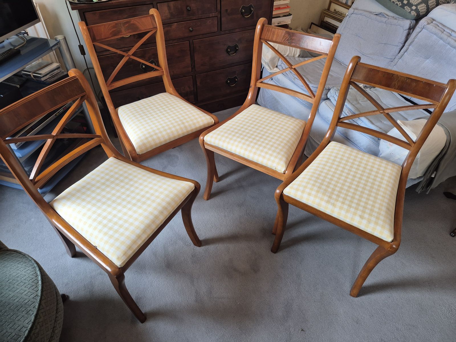 photo vintage Lexterten Round Dining Table And Four Chairs