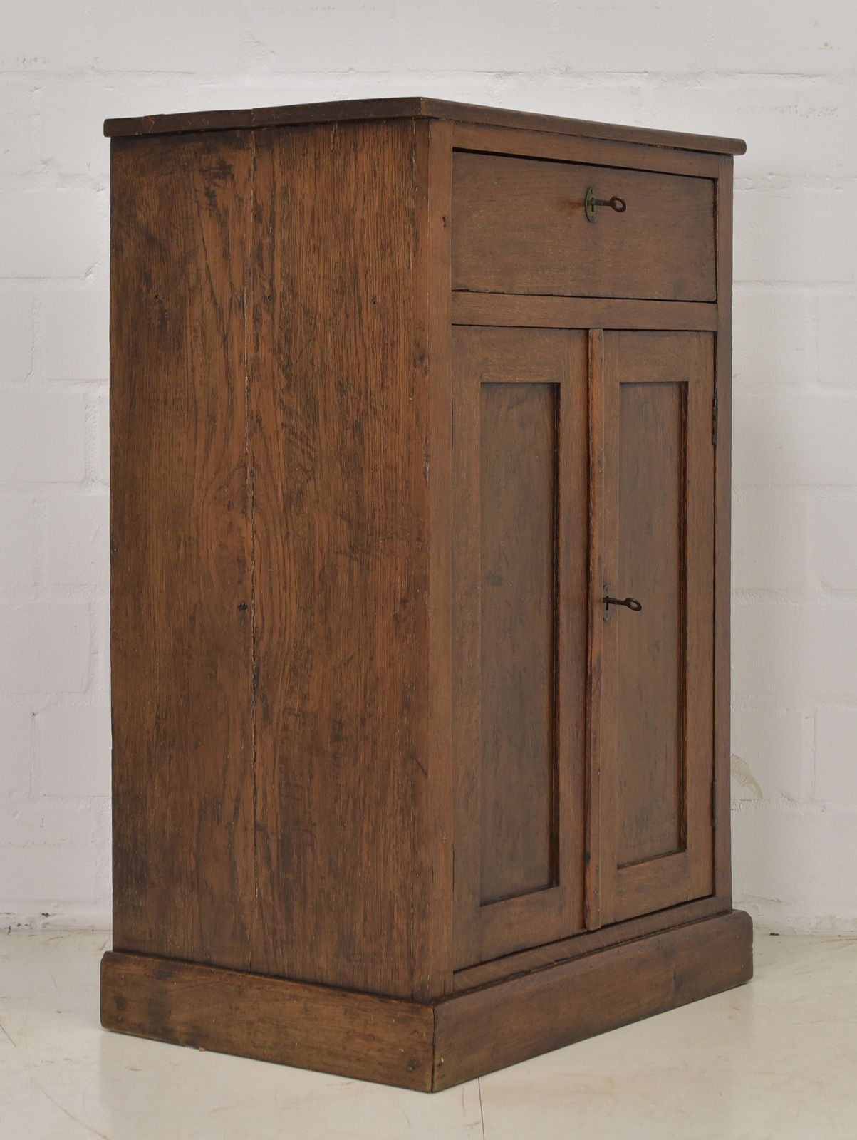 Furniture Antique! Small, Narrow, Restored Art Deco Bauhaus Oak Chest Of Drawers. photo