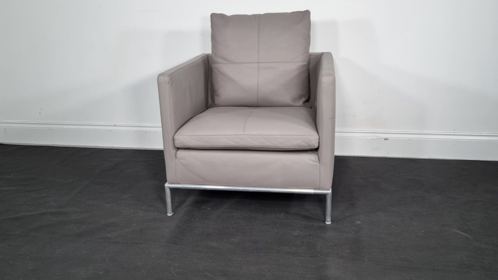 Sumptuous Bb Italia George Chair In Soft Grey Leather (Item2) photo for sale