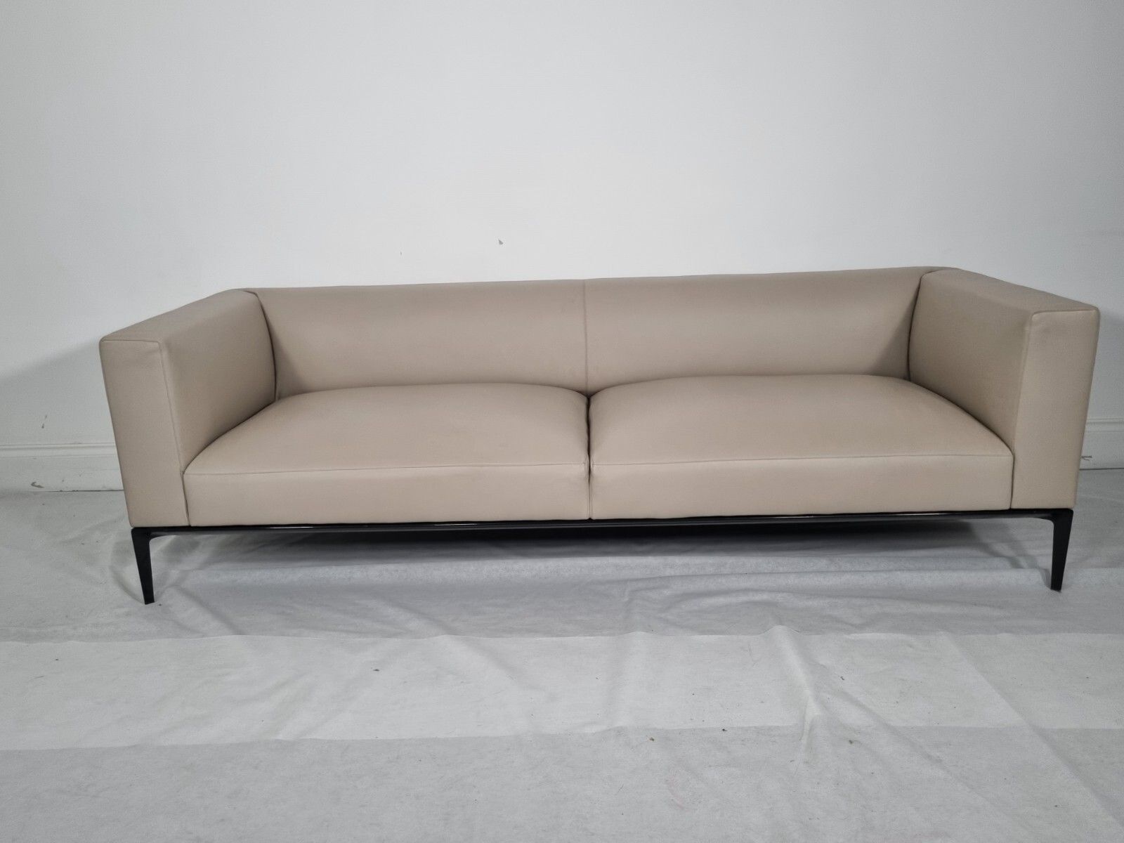 photo for sale Walter Knoll Jaan Grande Sofa In Luxurious Mocha Pelle Leather Sublime Condition