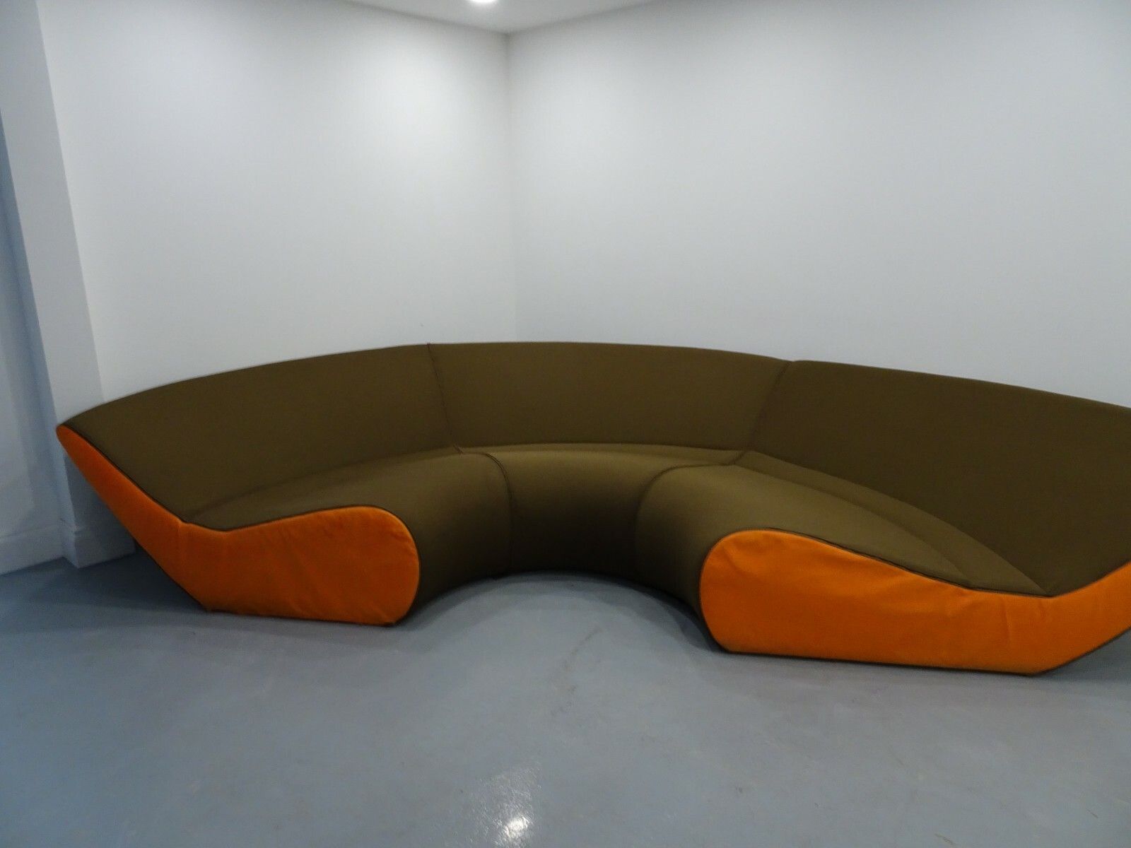Walter Knoll Small Circle Reception Seating In Brown Fabric With Orange Unique