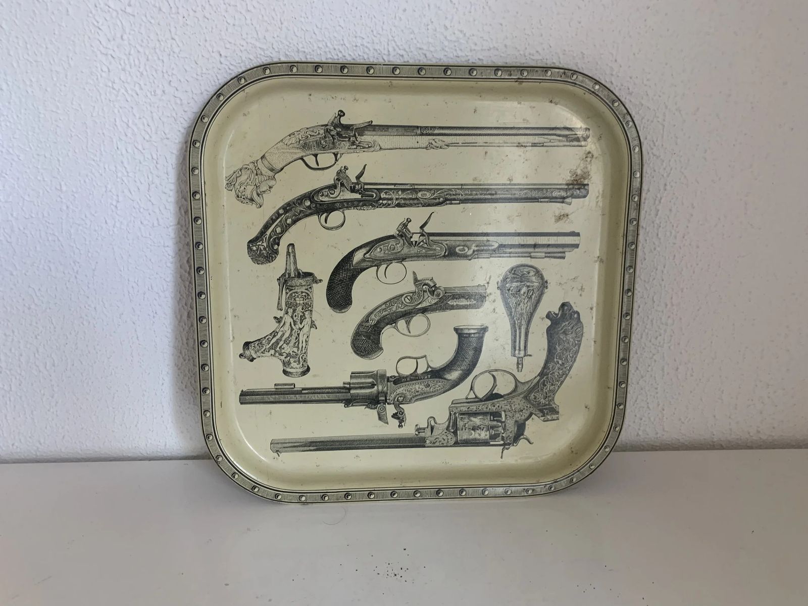 Metal Tray Guns Design Piero Fornasetti Style Vintage 1960   33 X 33 Cm