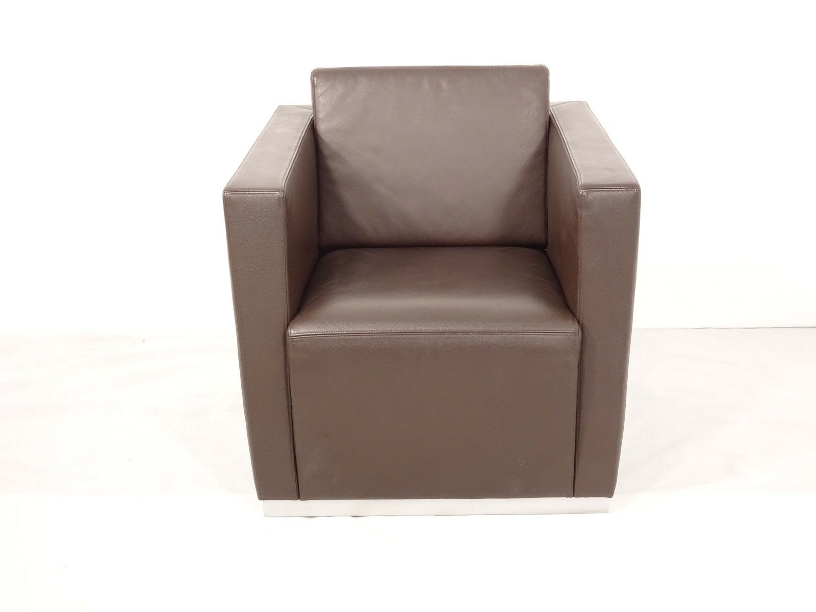A Set Of Walter Knoll Elton Chairs  In Premium Chocolate Brown Leather photo vinterior