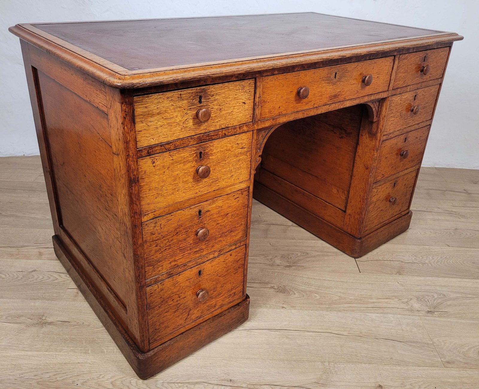 Victorian Writing Desk Oak Knee Hole Leather 19thc Antique photo 1110.0