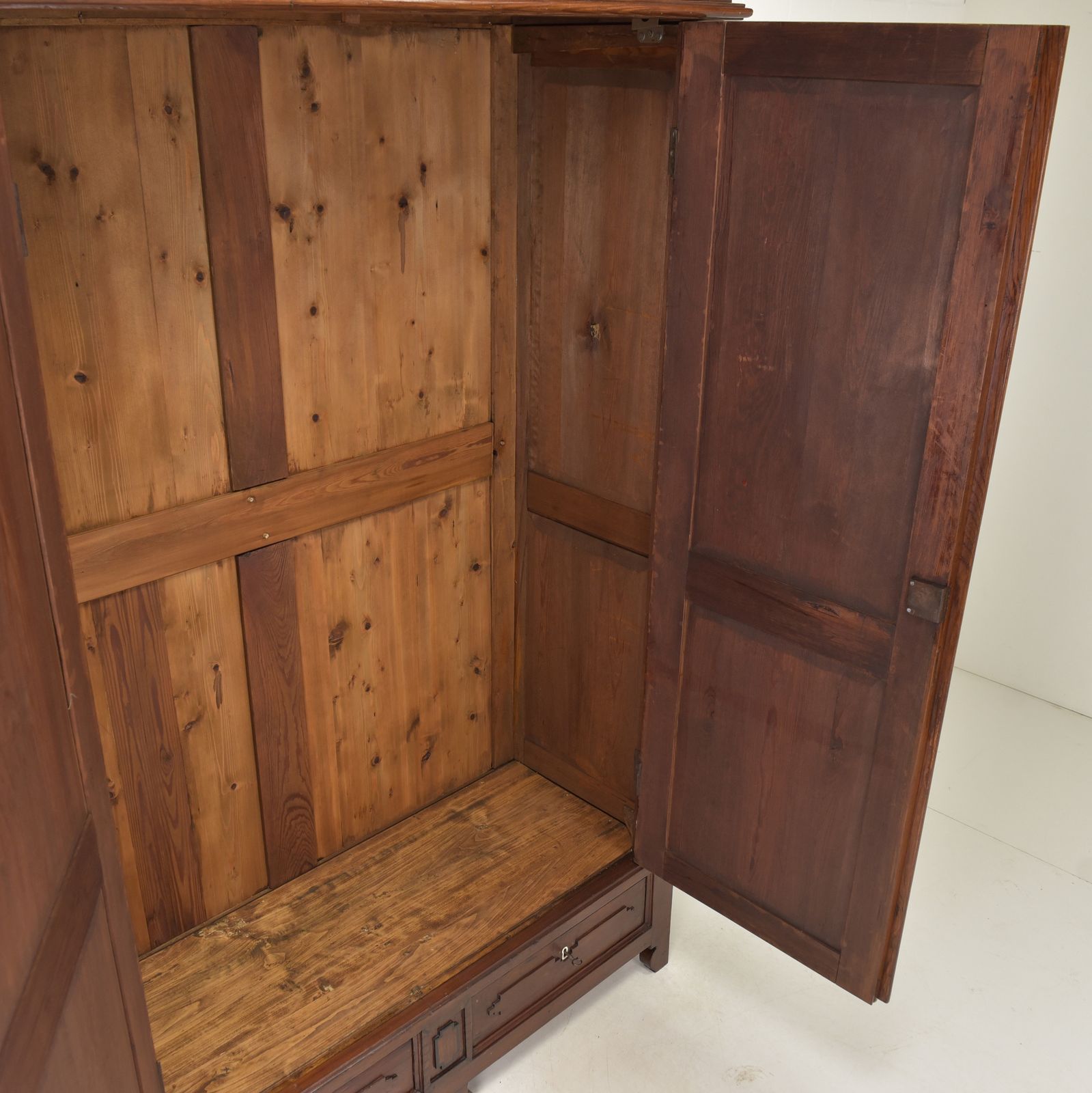 Antique! Restored Art Nouveau Pine Softwood Wardrobe photo 1628.0