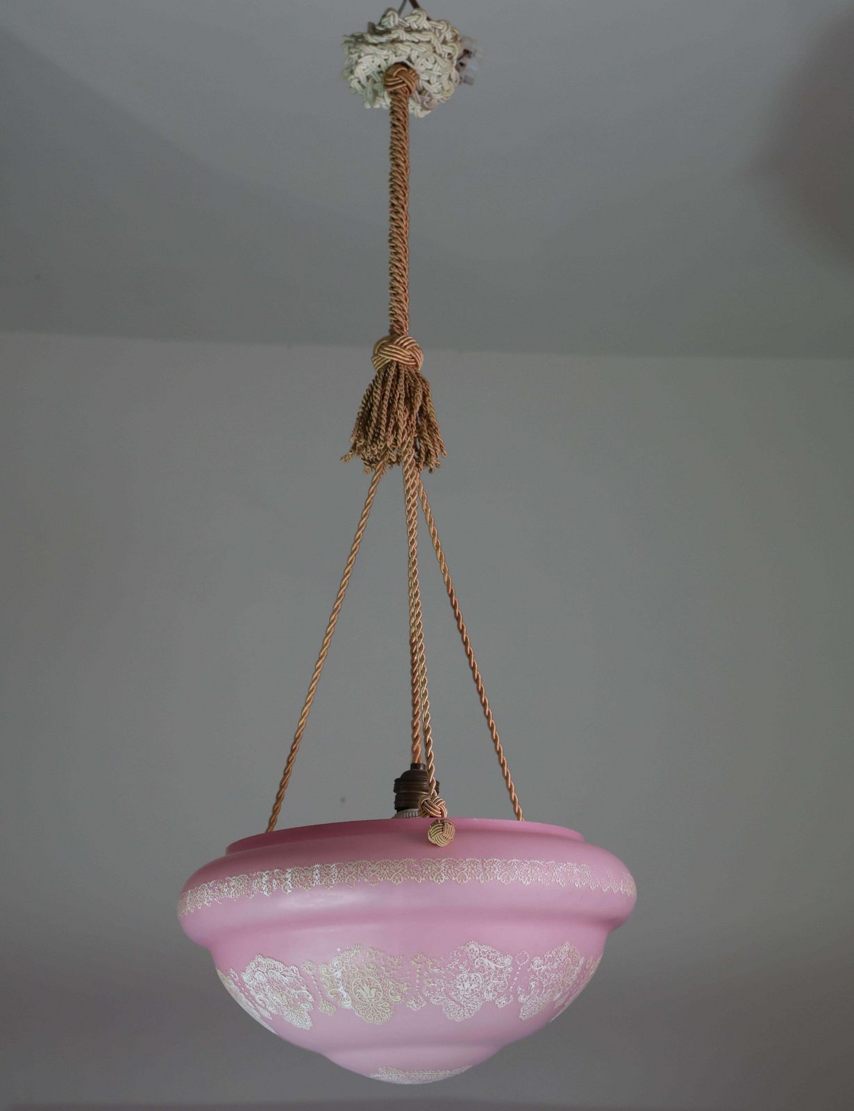 Italian Midcentury Pink Art Decò Vintage Glass Chandelier With Decorations, 1950 photo Lighting