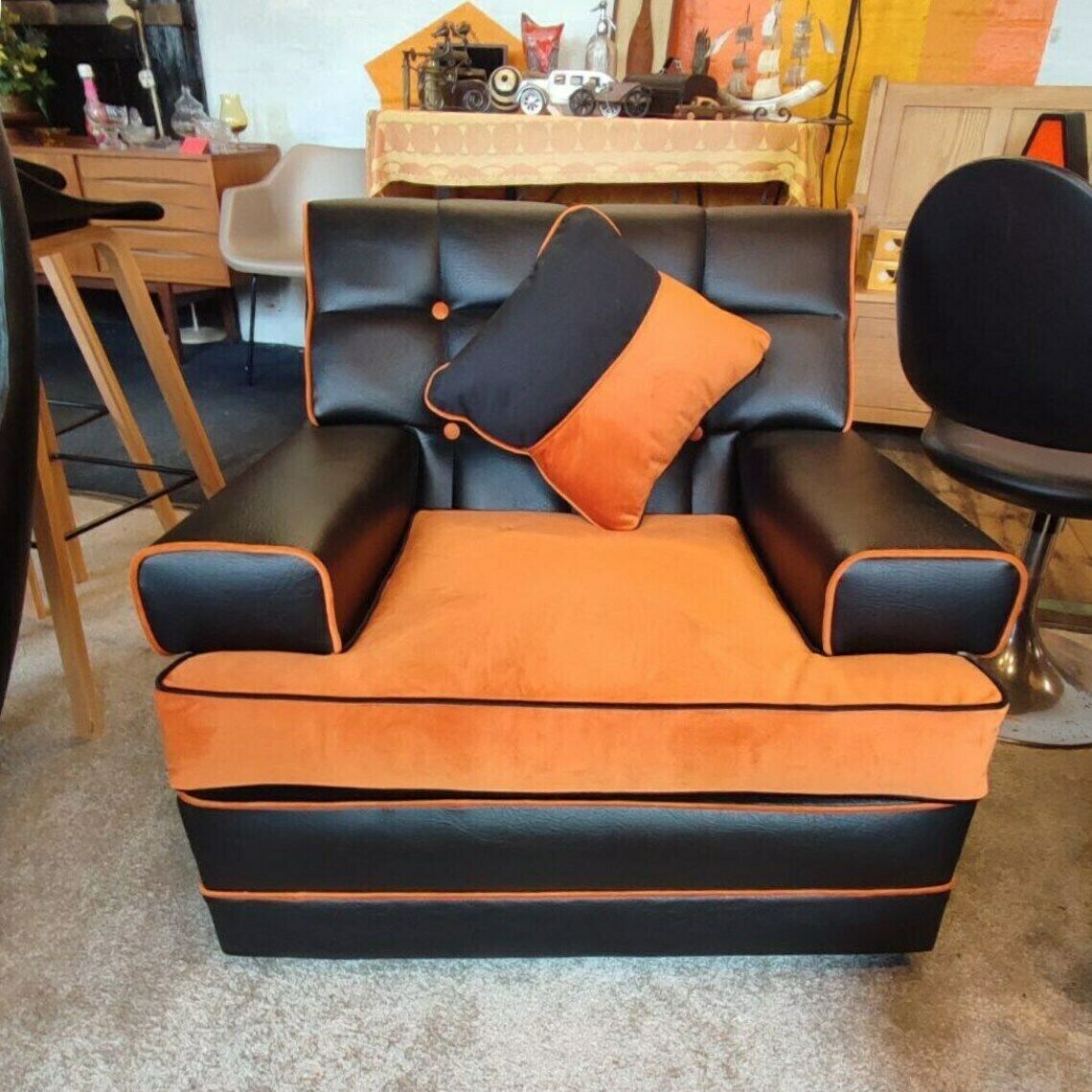 Retro Chic: 1950s Mid Century Modular Sofa Set With Stylish Curved Design And Vibrant Upholstery photo Furniture