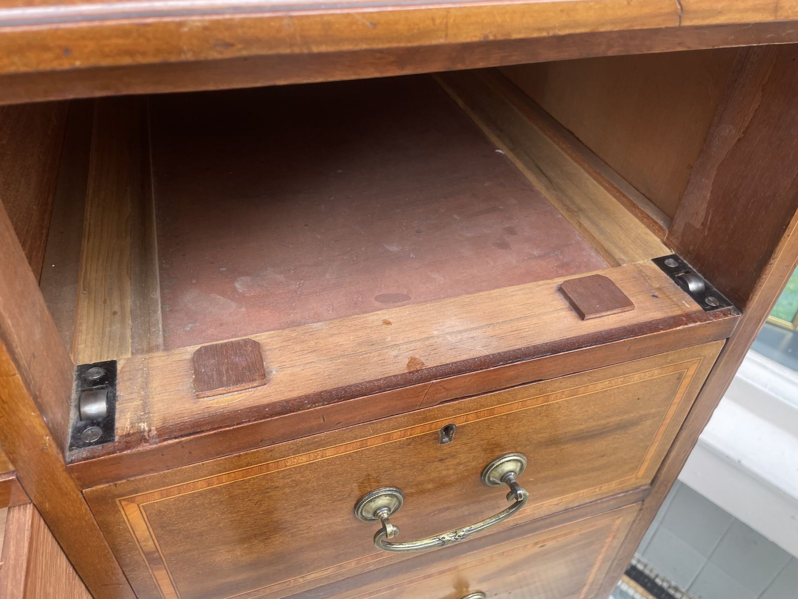 1495.0 Antique Mahogany & Satinwood Inlaid Chest Of Drawers By Maple & Co photo
