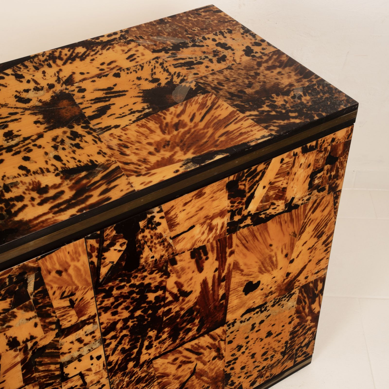 22663.0 Unique Tortoiseshell Cabinet By Roberto Jodice For Ottini Milano 1974 photo
