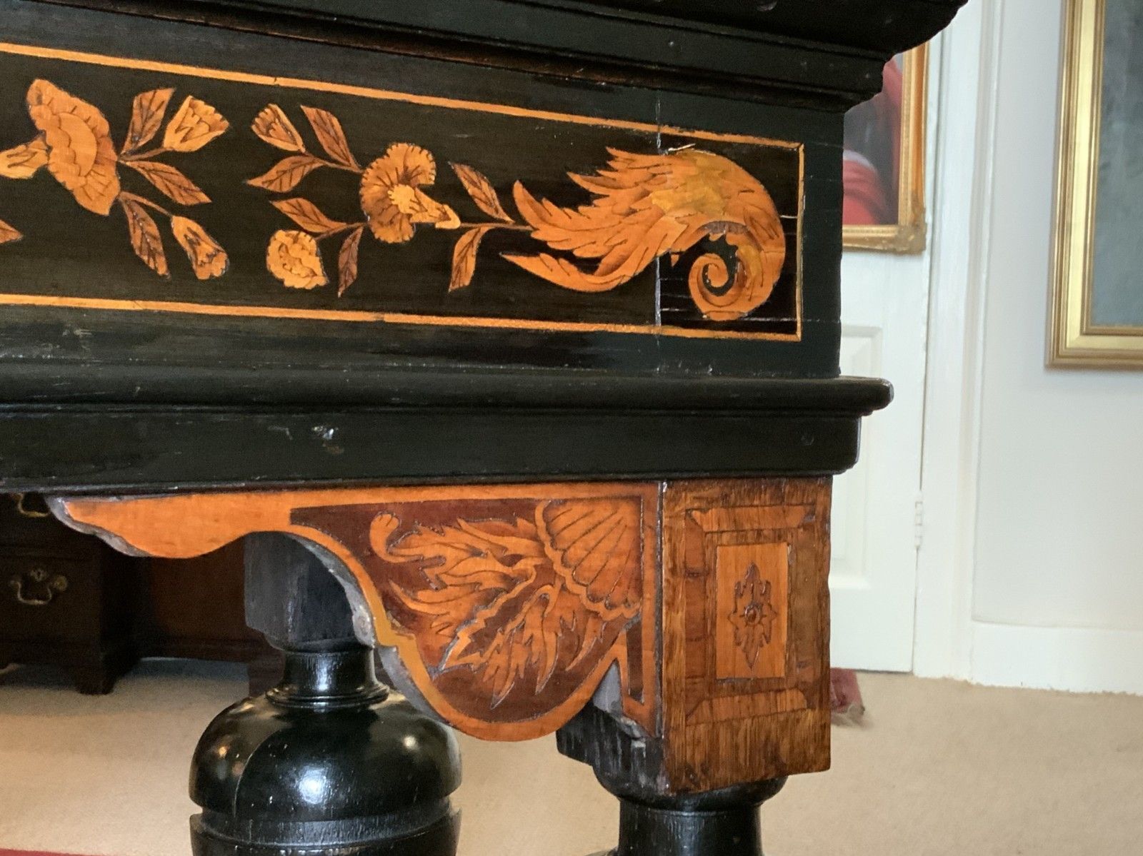 photo vinterior 17th Century Dutch Baroque Marquetry Cabinet On Stand Floral And Pewter Inlay