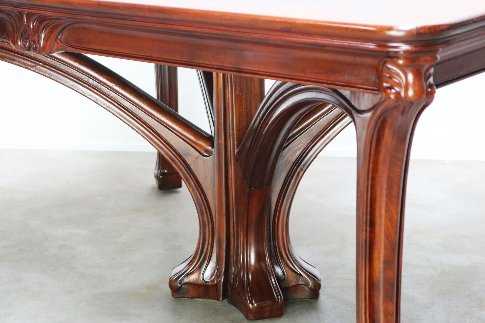 French Art Nouveau Mahogany Dining Table By Eugène Gaillard For Maison Bing 1900 photo for sale