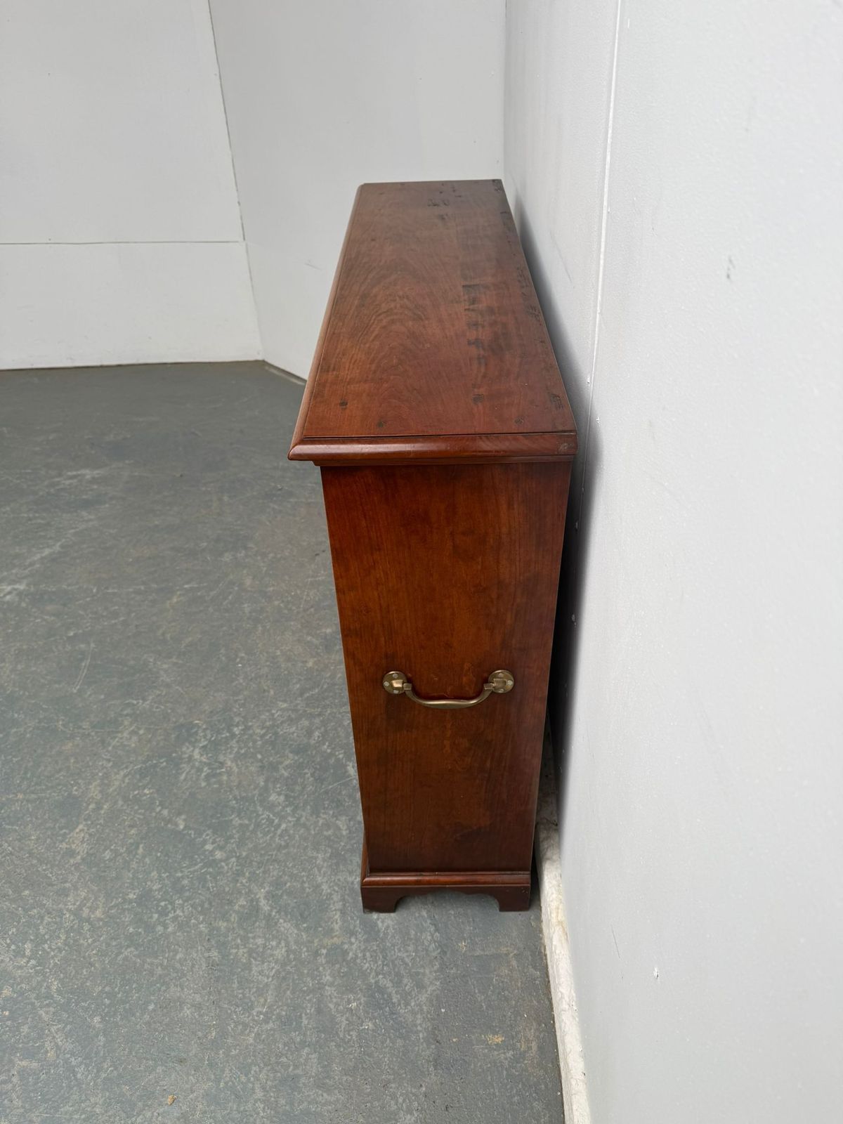 A Top Quality Adjustable Late 20th Century Yew Wood Campagne Style Bookshelf photo 495.0