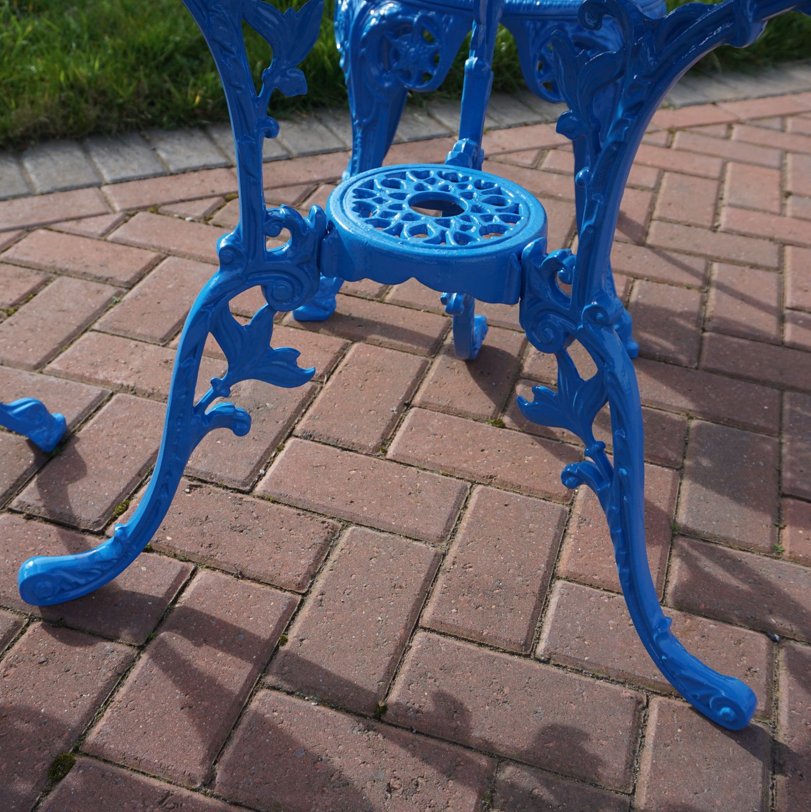 Garden Furniture Powder Coated Blue Cast Aluminium Garden Bistro Table & Chair Set Fully Refurbished photo