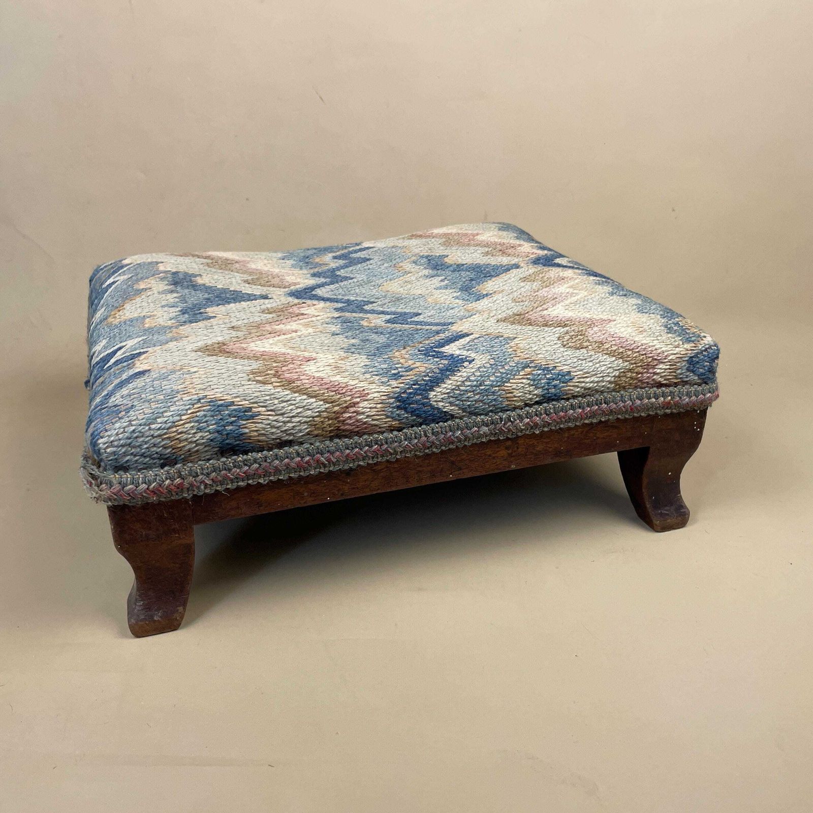 Vintage Upholstered Footstool Blue Cream Retro Pattern Fringe Trim Wooden Legs Mid Century Small Ottoman Cottage Decor photo furniture