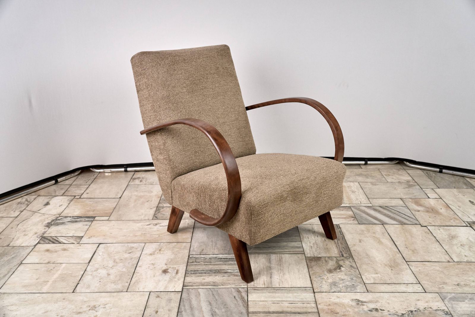 826.0 H 410 Armchair Designed By Jindrich Halabala, 1940s, Czechoslovakia photo