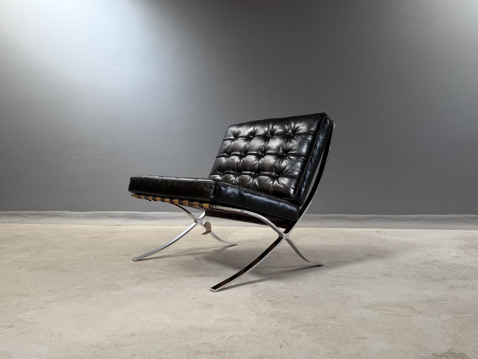 Barcelona Chair Leather Lounge Black Accent Chair Bauhaus Statement Armchair photo 1595.0