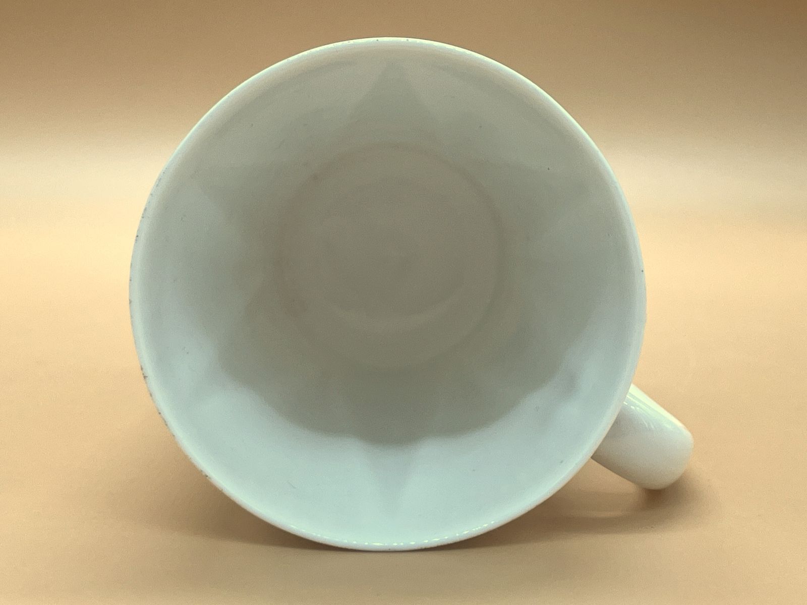 Vintage Shelley China Dainty White mok / beker. Ca. jaren 1950. photo for sale