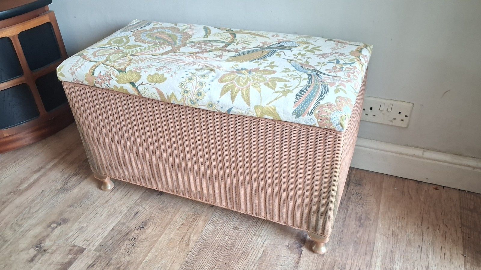 photo vintage Delightful Original Lloyd Loom 1960's  Mid Century Blanket Box /Ottoman