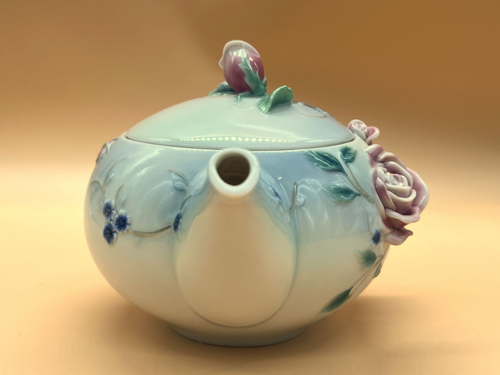 Franz / Royal Doulton Porcelain Pink English Garden Rose Design Teapot. Fz00648. photo furniture