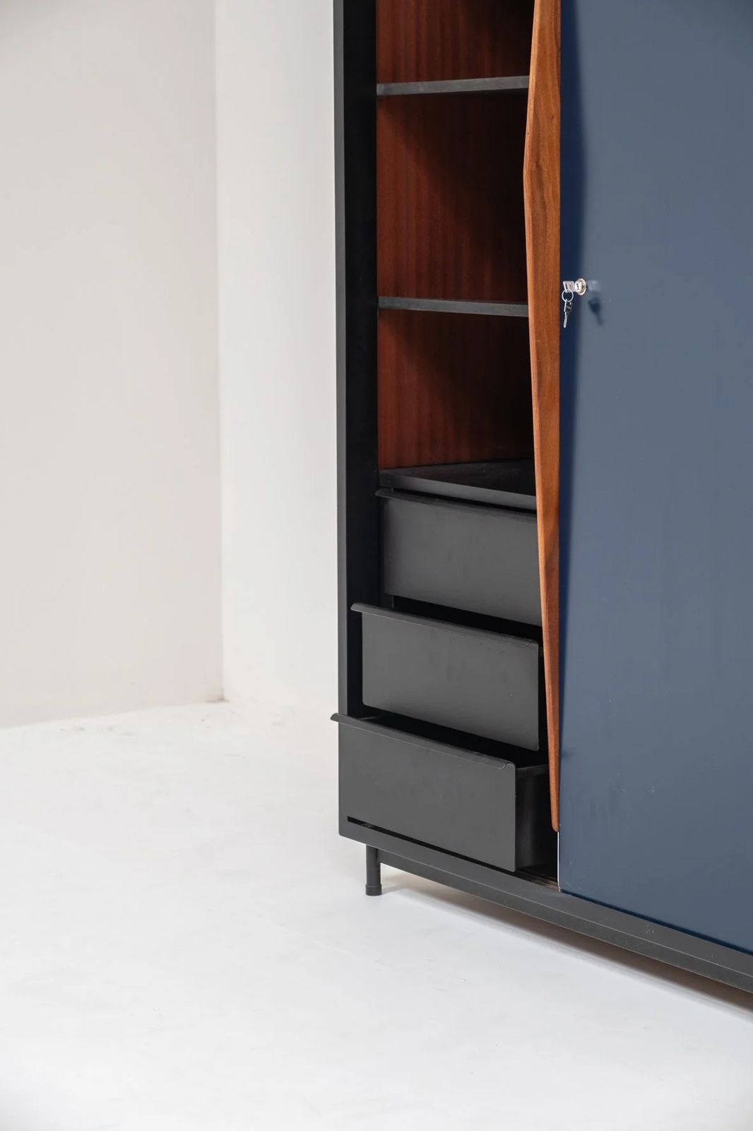 photo vinterior Large Cabinet By Willy Van Der Meeren For Tubax 1952