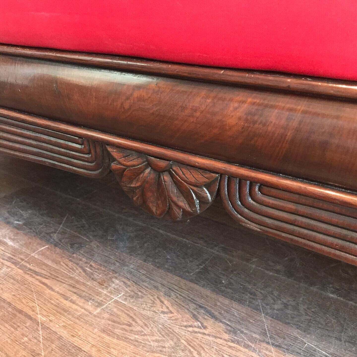 Victorian 3 Seater Mahogany Sofa With Curved Ends, Lions Paw Feet. Stunning!! photo vintage