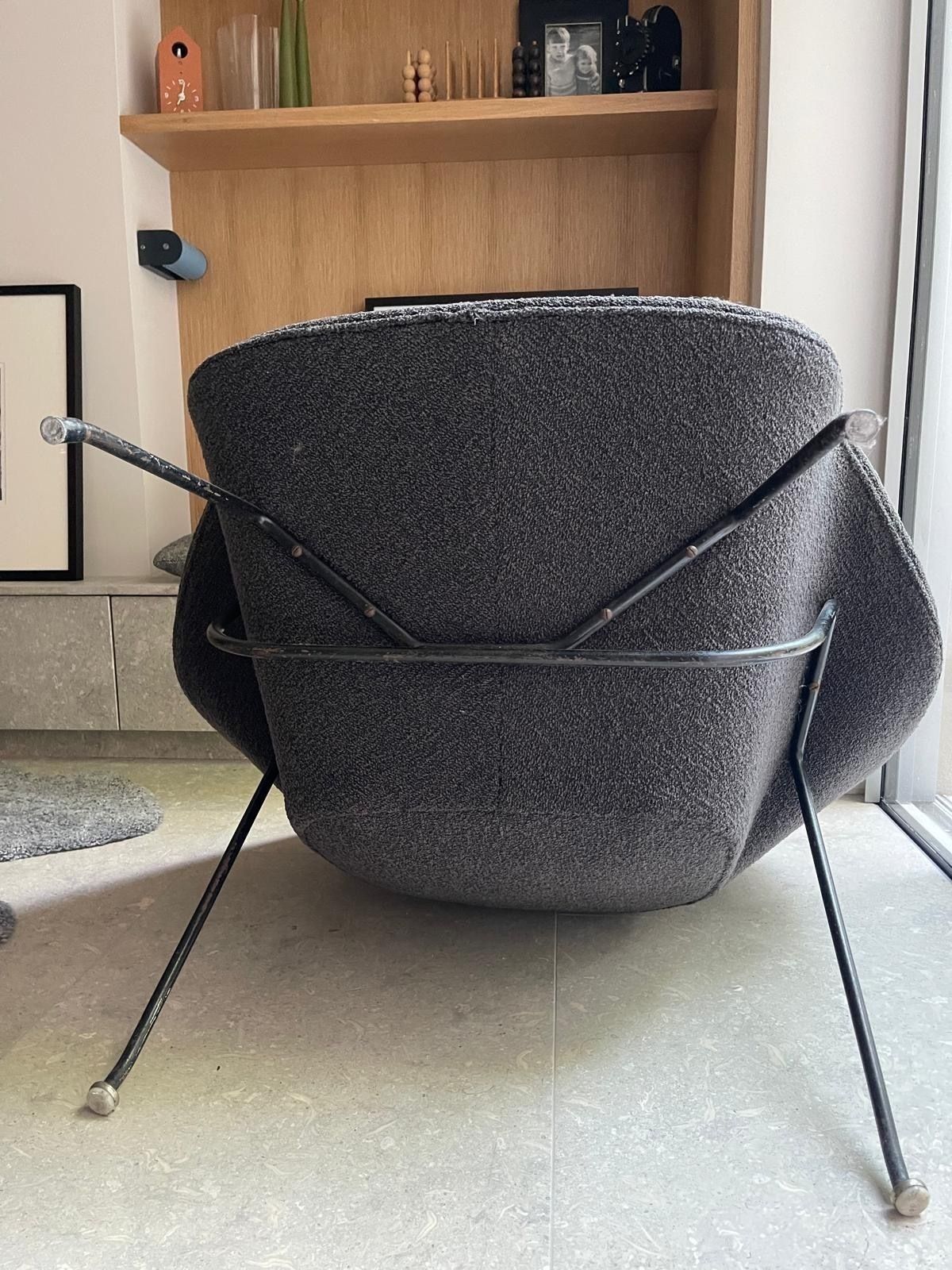 Aero Saarinen Womb Chair, Mid 20th Century photo Furniture