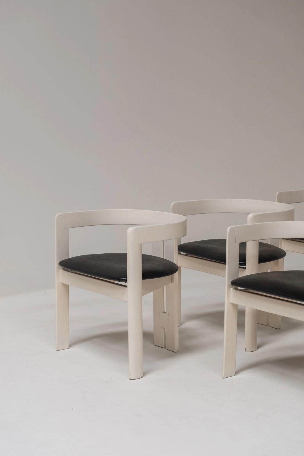 photo furniture Set Of 6 Pigreco Chairs, Gavina Production By Tobia Scarpa