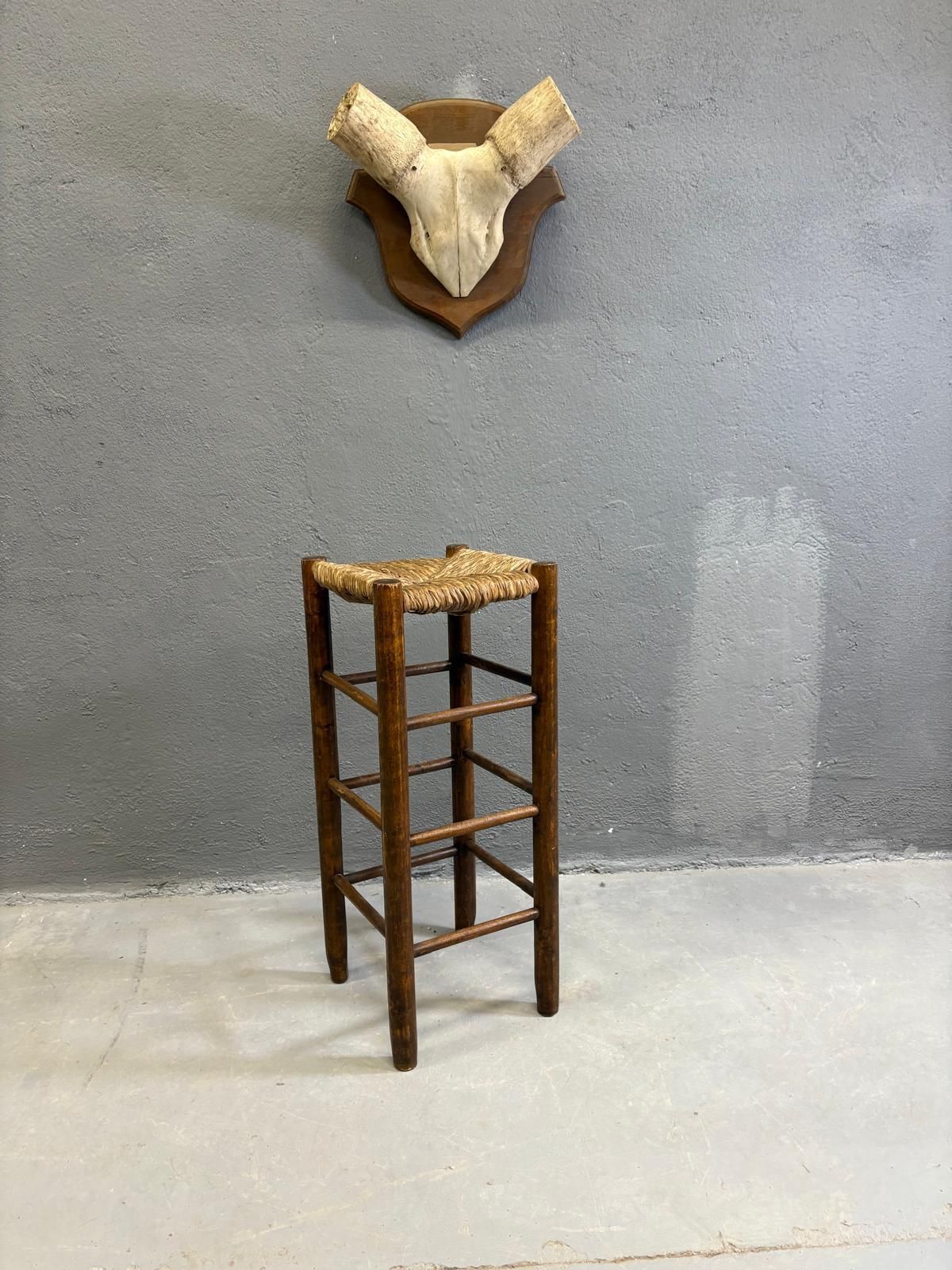 Barkruk Rustieke Stijl Massief Hout Biezen Zitting photo Meubels