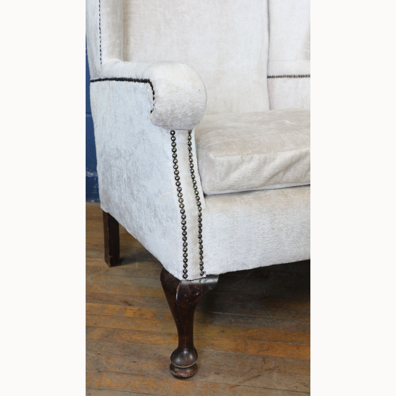 A Quality Georgian Style Velvet Upholstered Wing Arm Chair photo vinterior