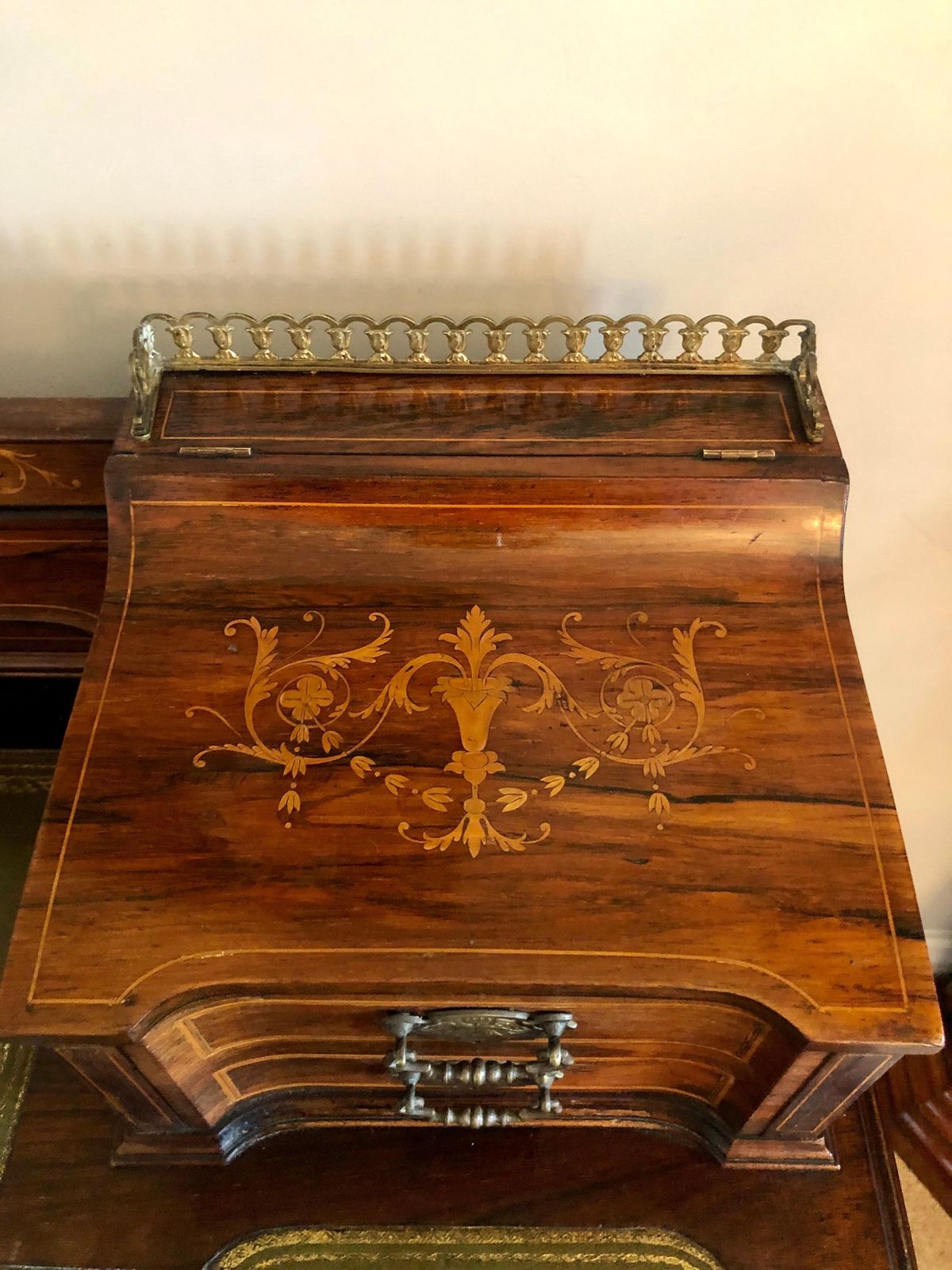photo furniture Fine Quality Antique Victorian Freestanding Maple & Co. Inlaid Writing Desk