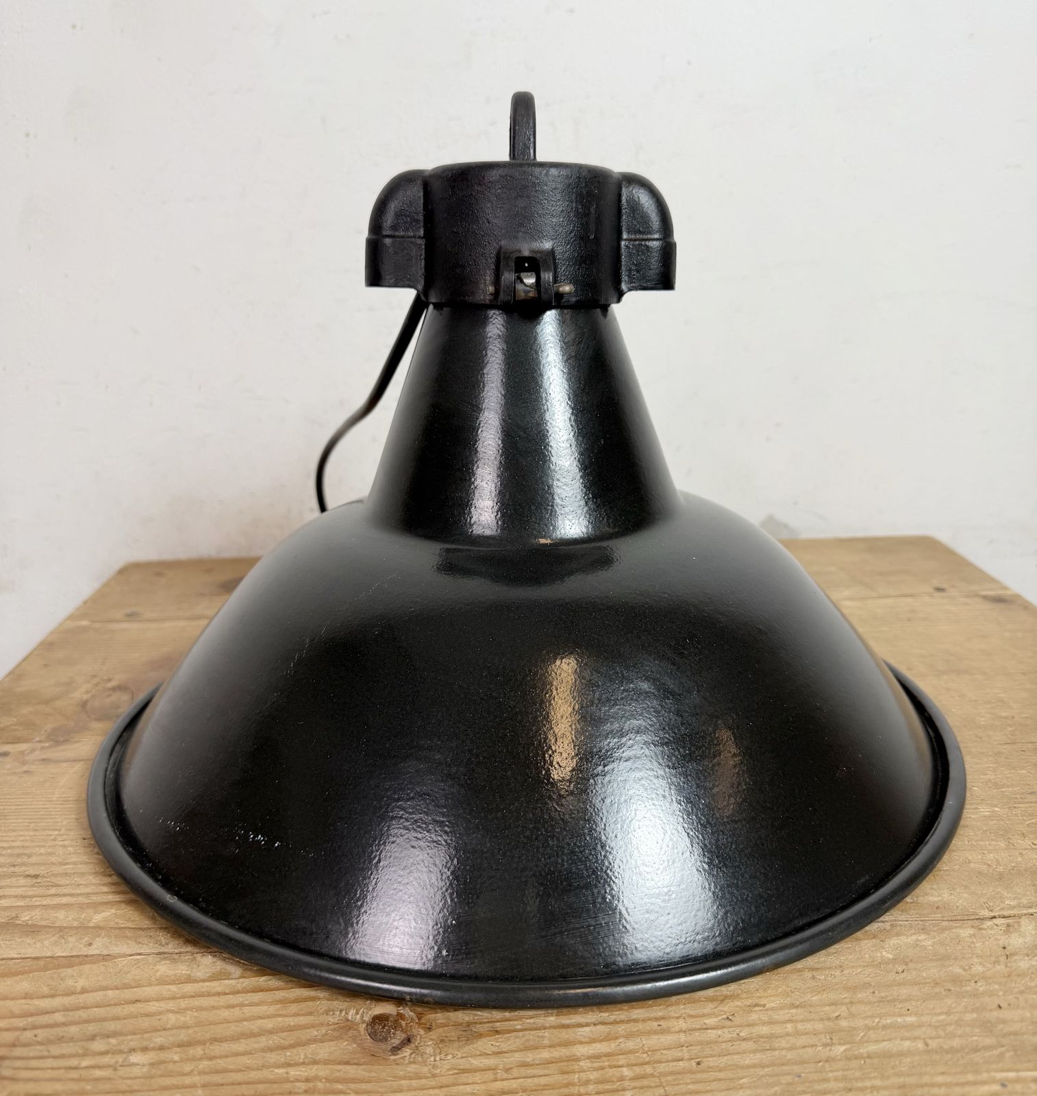 photo buy Industrial Black Enamel Factory Lamp With Cast Iron Top, 1950s, 99x