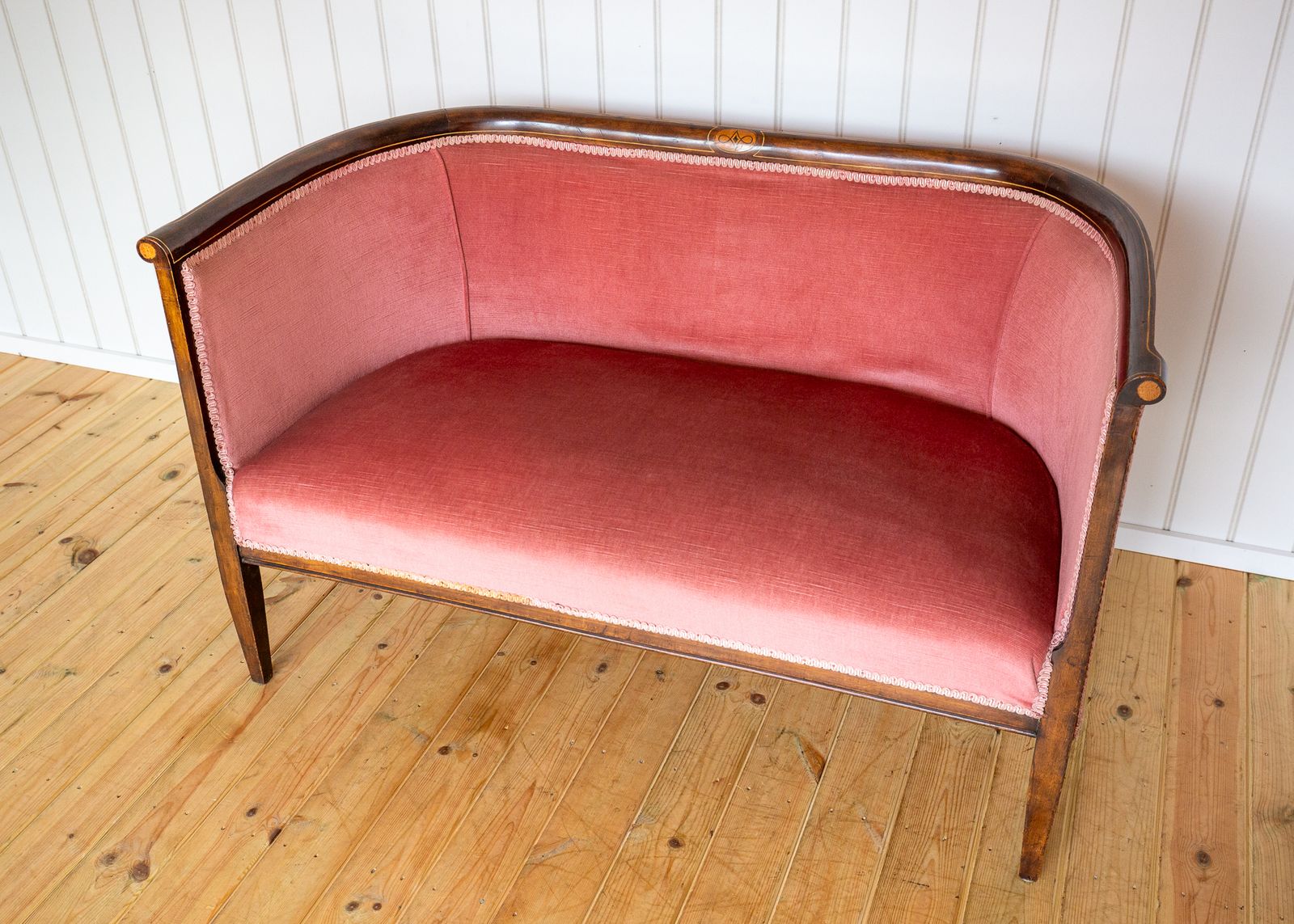 Edwardian Mahogany Settee Barrel Back Pink Inlaid Tub Antiqu.E Art Nouvea.U 1910 Two Seater Sofa photo for sale