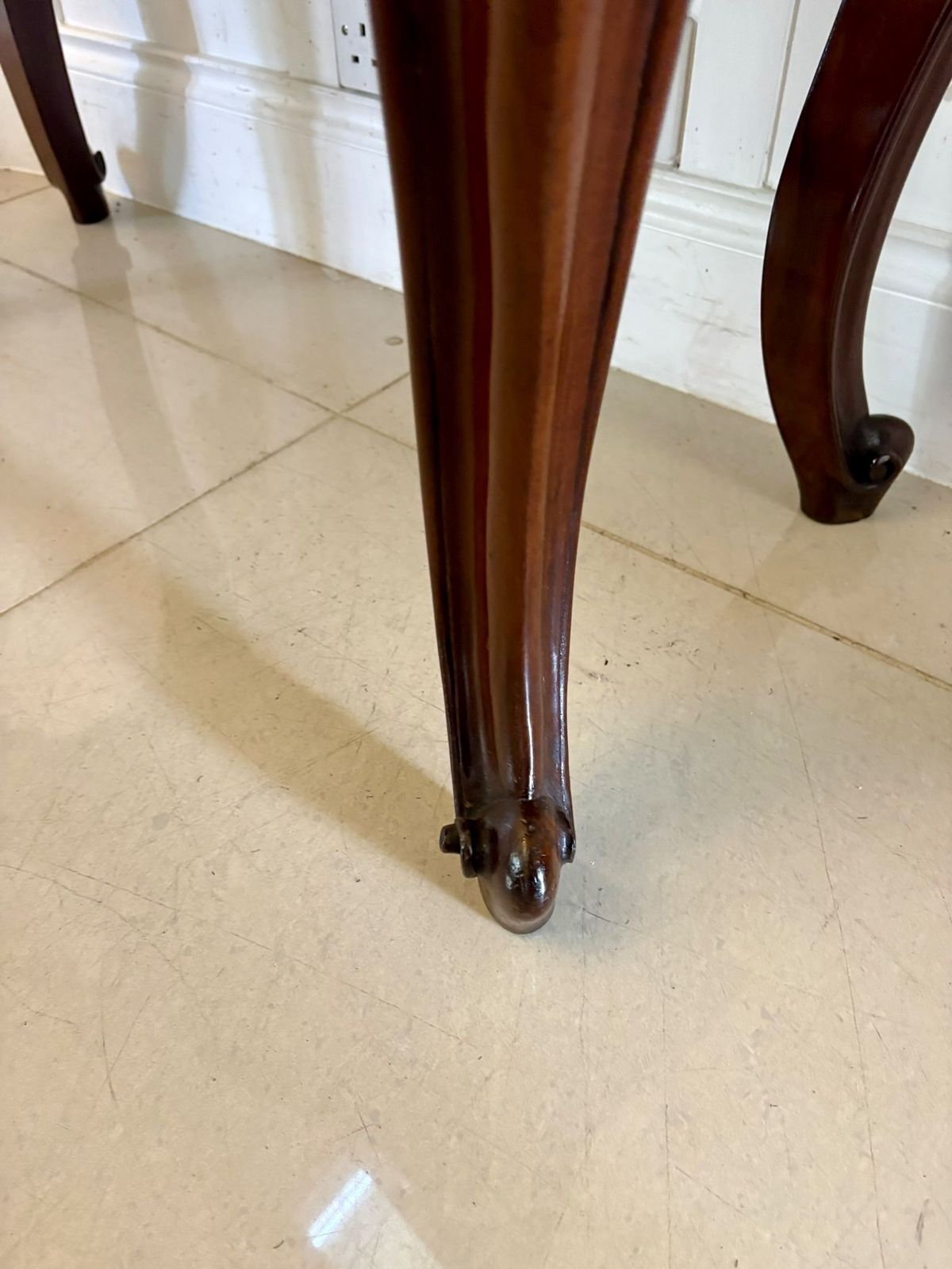 Antique English 19th Century Mahogany Serpentine Hall Table photo vinterior