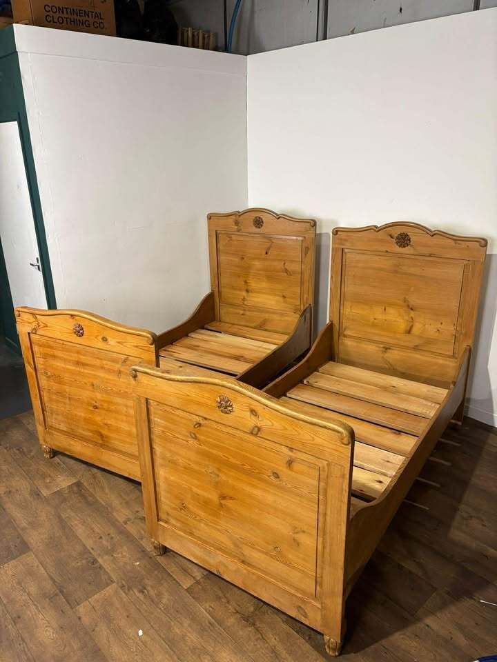 Pair Of Victorian Pine Single Beds photo furniture