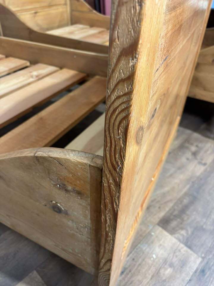 Pair Of Victorian Pine Single Beds photo Furniture