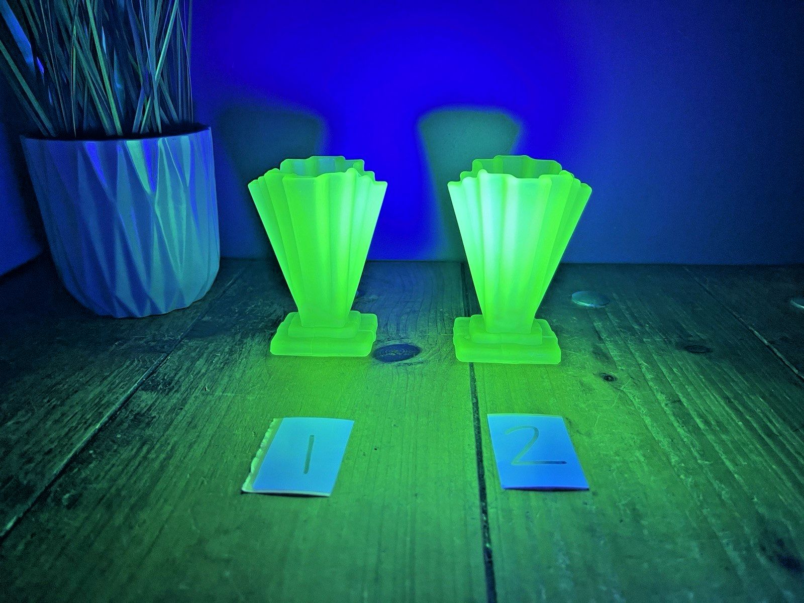 1 Small Art Deco Bagley Grantham 334 Uranium Glass Fanned Stepped Base Posy Vase photo Home Decor