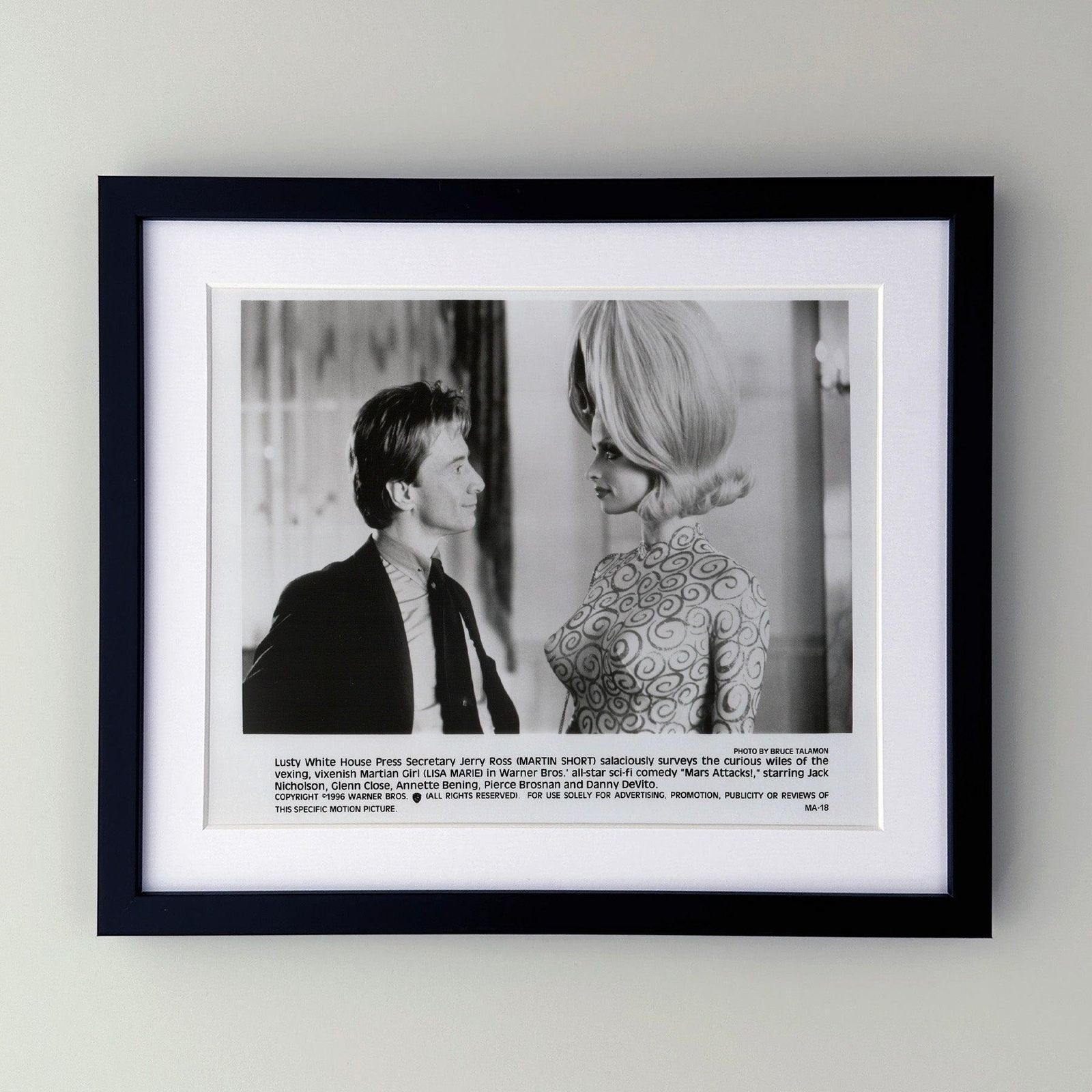 Photo de presse originale encadrée, Mars Attacks, 1996 photo furniture