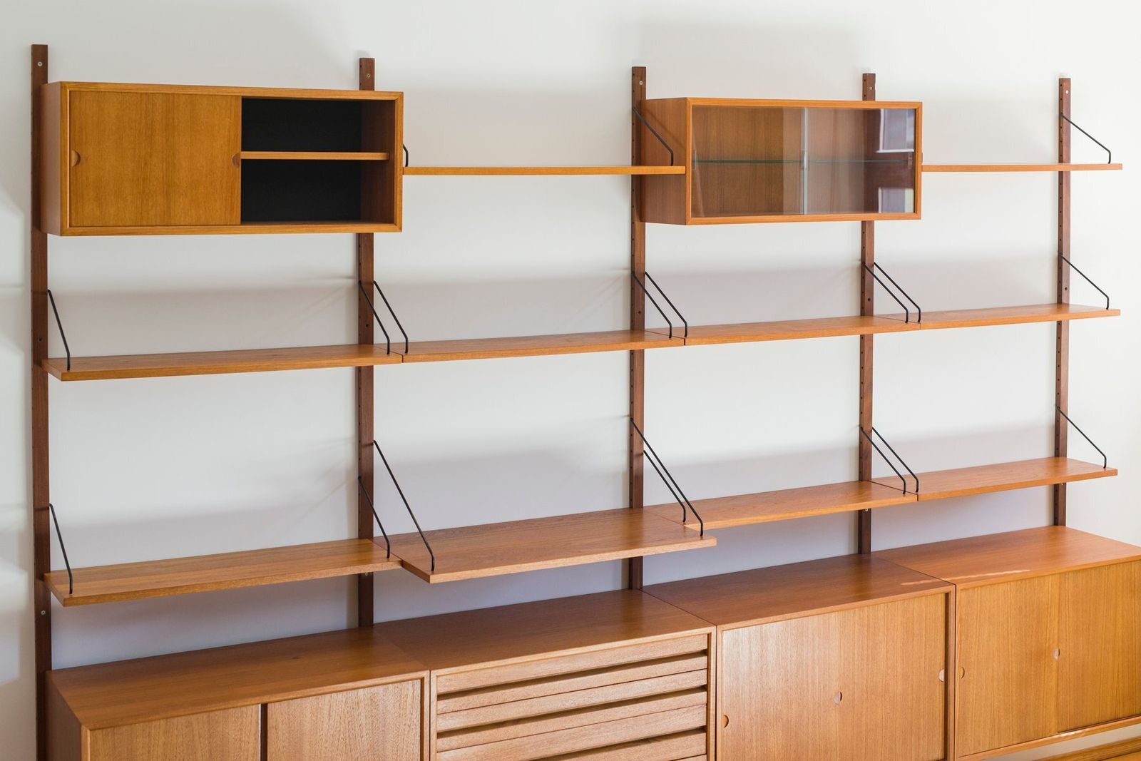 photo vinterior Modular Wall Shelving System By Poul Cadovius For Cado, 1960s