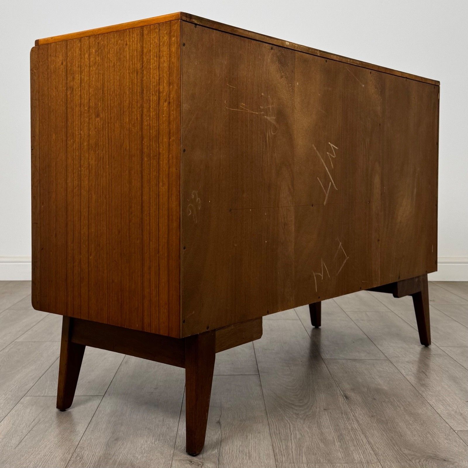Vintage 20th Century Good Quality Sideboard In Walnut ( Af 5509 ) photo 585.0