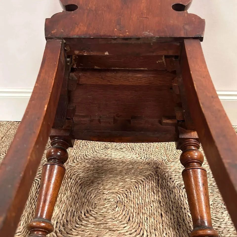 photo furniture Victorian Oak Shield Back Hall Chair