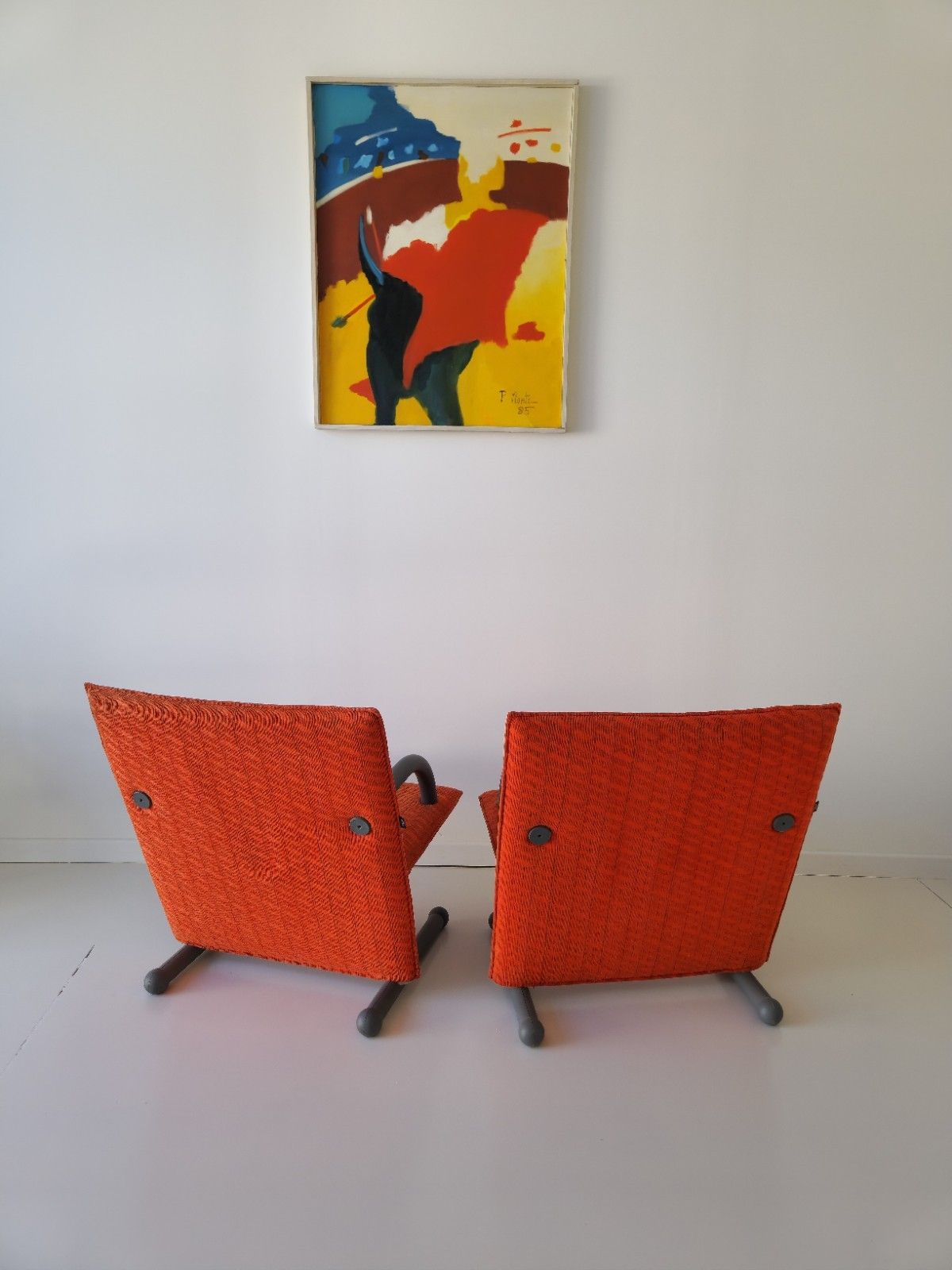 photo vintage Pair Of Authentic Arflex Italy T Line Lounge Chairs Postmodern 1980s Interiors