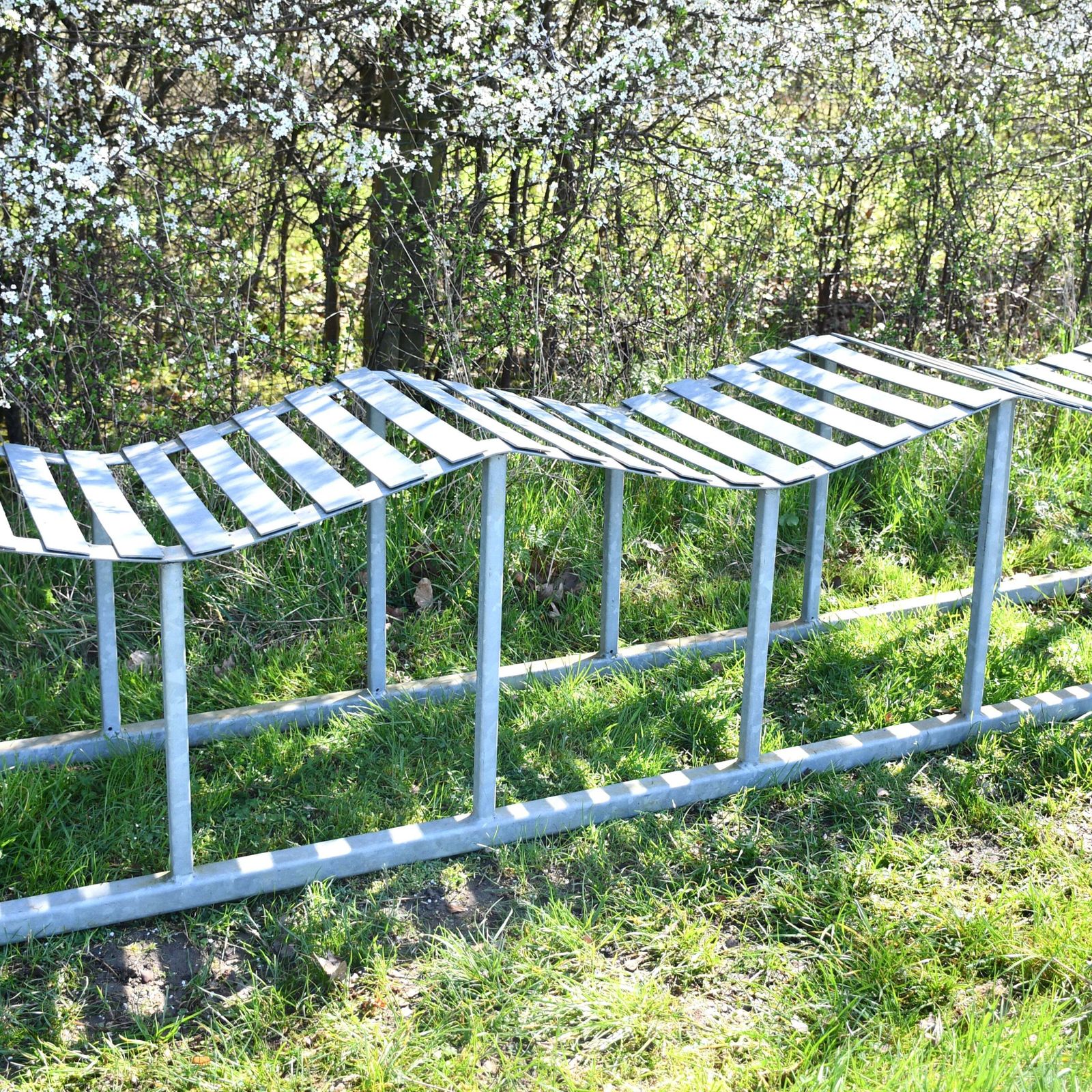 Large Contemporary   Garden Bench photo vinterior
