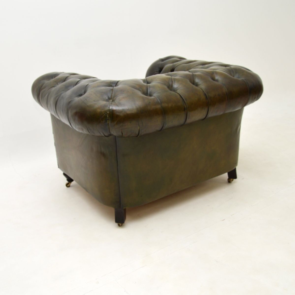photo furniture Antique Victorian Leather Chesterfield Armchair