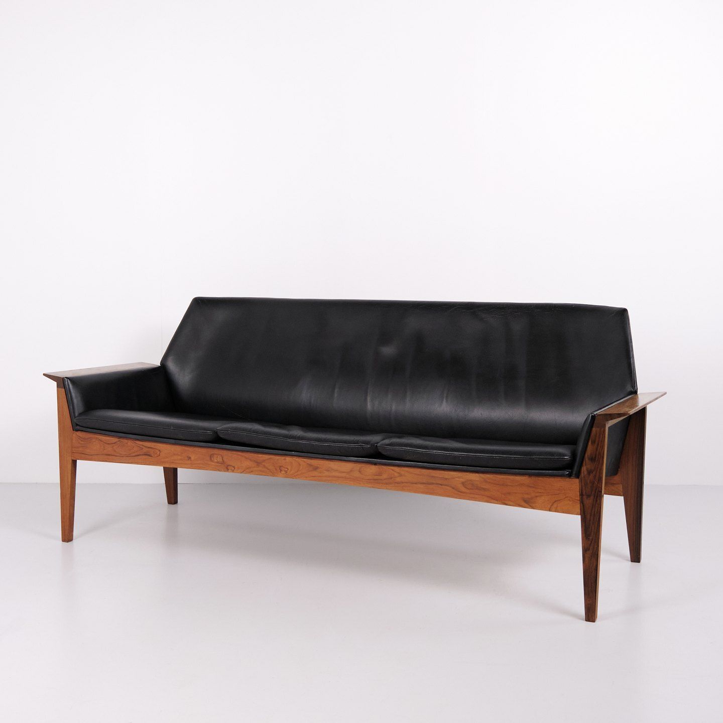 Three Seater Sofa Model "Senior" In Rio Rosewood And Original Black Leather By Steen østergaard For Jason Møbler, 1960s photo furniture