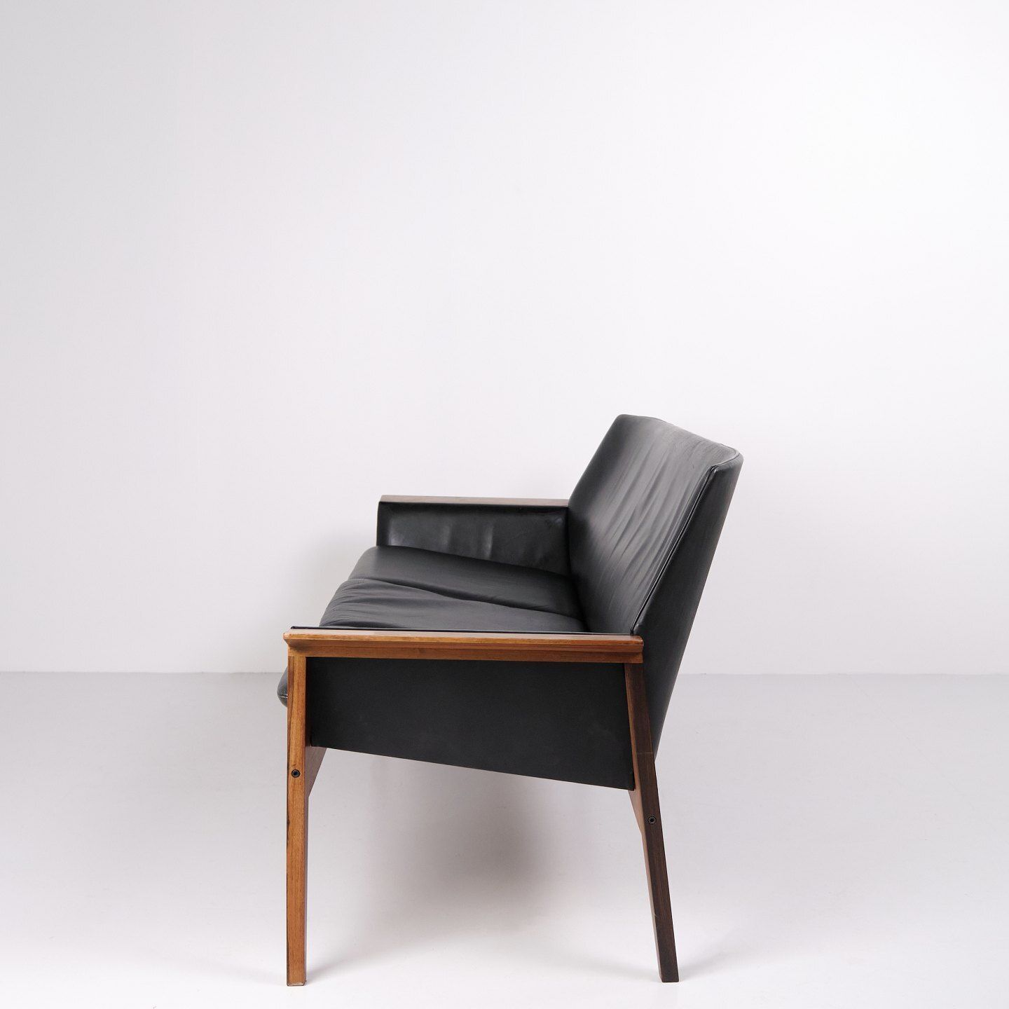 Three Seater Sofa Model "Senior" In Rio Rosewood And Original Black Leather By Steen østergaard For Jason Møbler, 1960s photo for sale