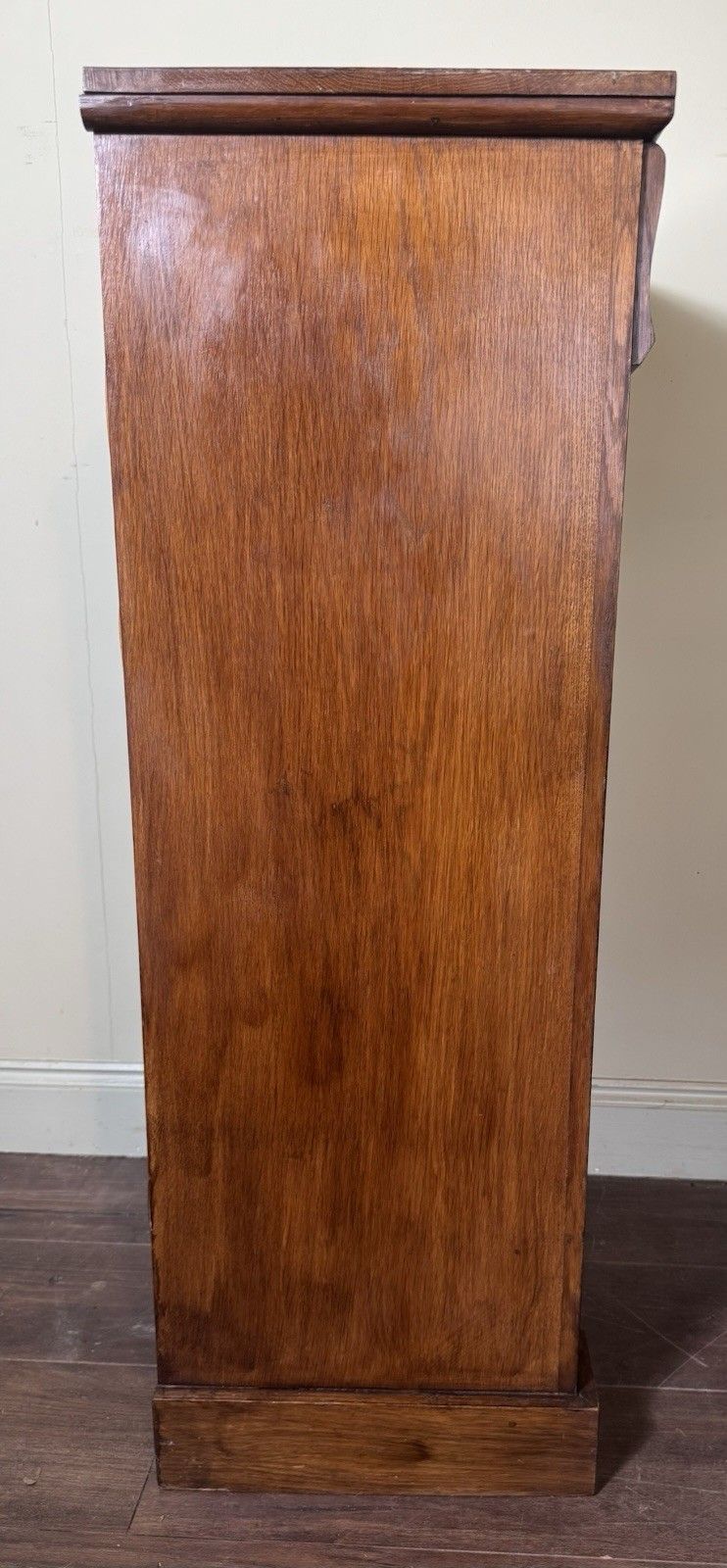 photo furniture Victorian Oak Wellington Chest